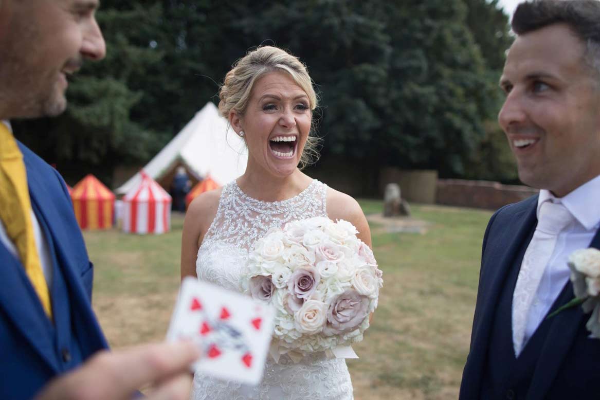 conman-wedding2